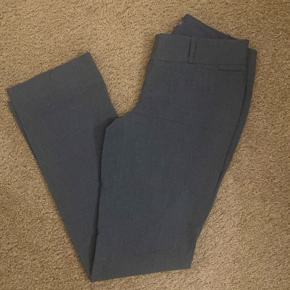 The Limited, Drew fit. Women’s size 6R. Dark grey straight leg.